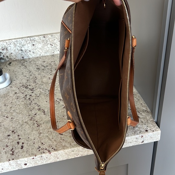 Louis Vuitton tote bag with side pockets and zipper - Picture 3 of 8